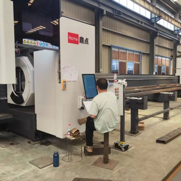 Mesin Nglereni Tube Laser 12050