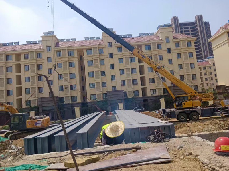 Desain, Pangembangan Liweiyuan, lan Instalasi Bridges Baja