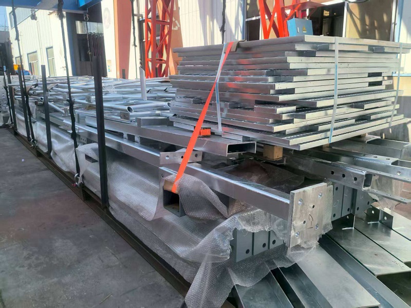 Tangga baja teka ing Kapuloan Cayman: Unsur arsitektur anyar wiwit lelungan trans-Pasifik