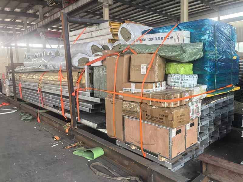 Mayotte warta kiriman baja sing disesuaikan